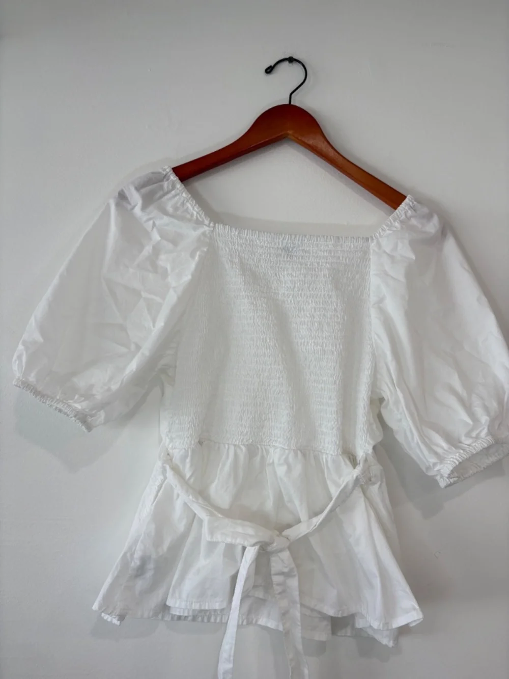 Old Navy White Cotton Wrap Peplum Blouse Puff Sleeve Tie Back Medium